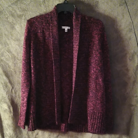 Sweater - Picture 1 of 2